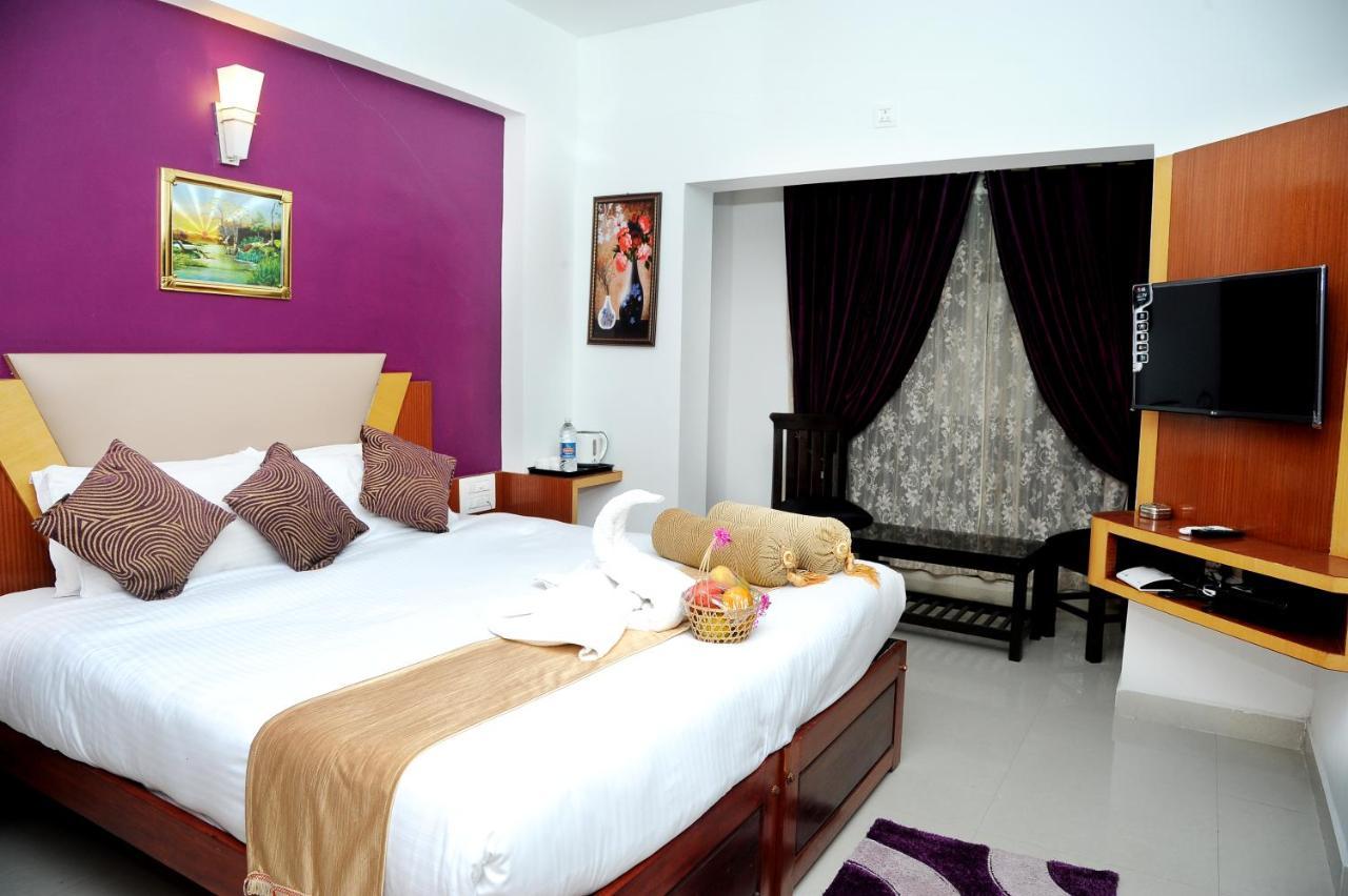 Alwesal International Hotel Madikeri Exterior photo