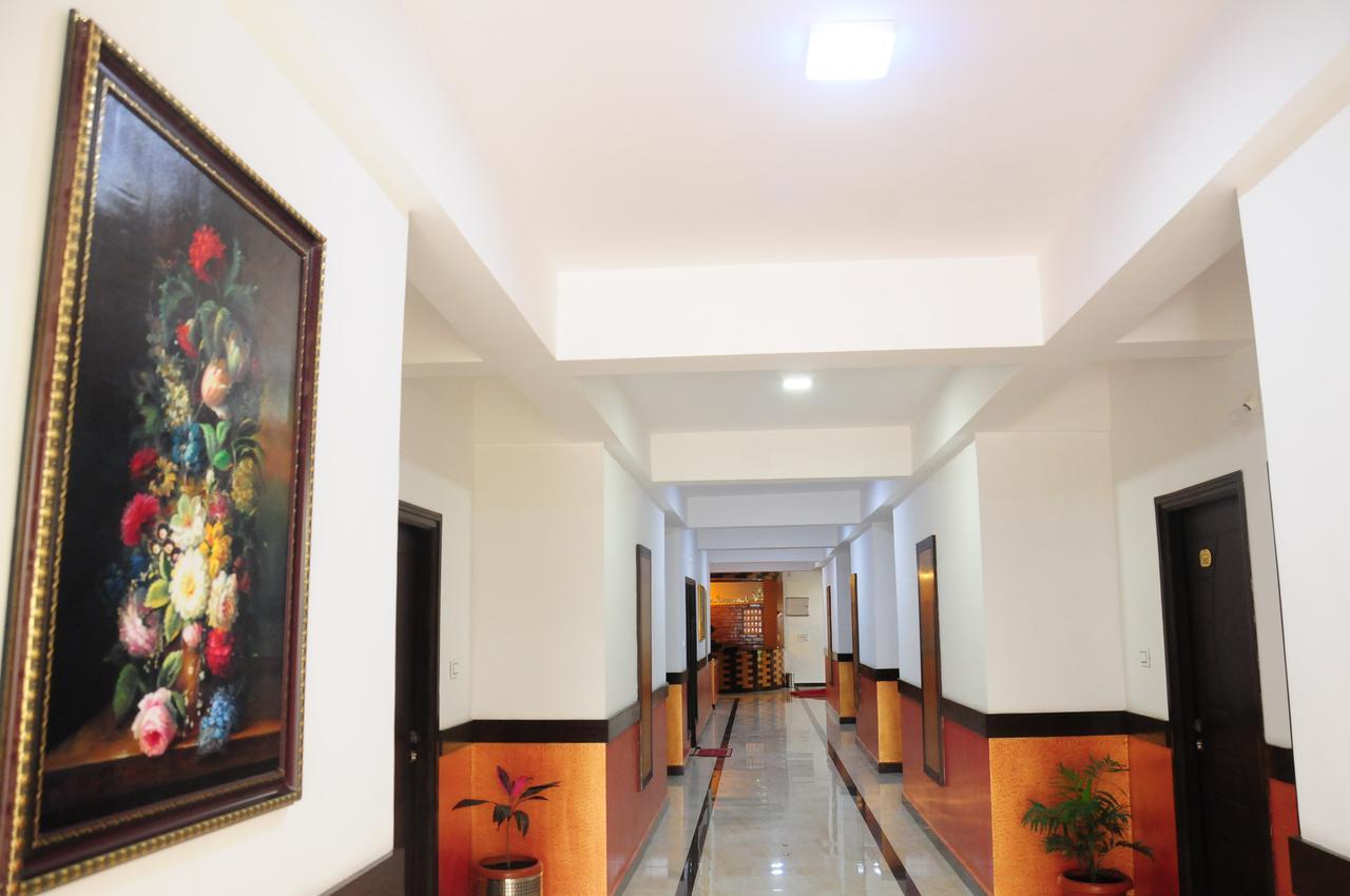 Alwesal International Hotel Madikeri Exterior photo