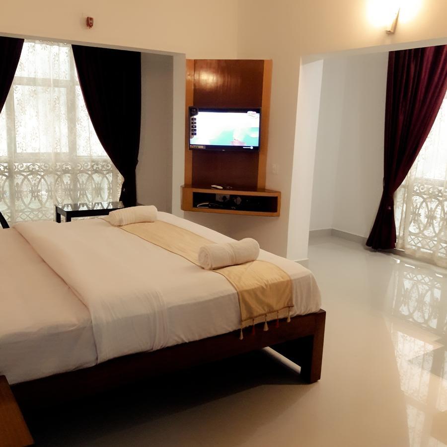 Alwesal International Hotel Madikeri Exterior photo