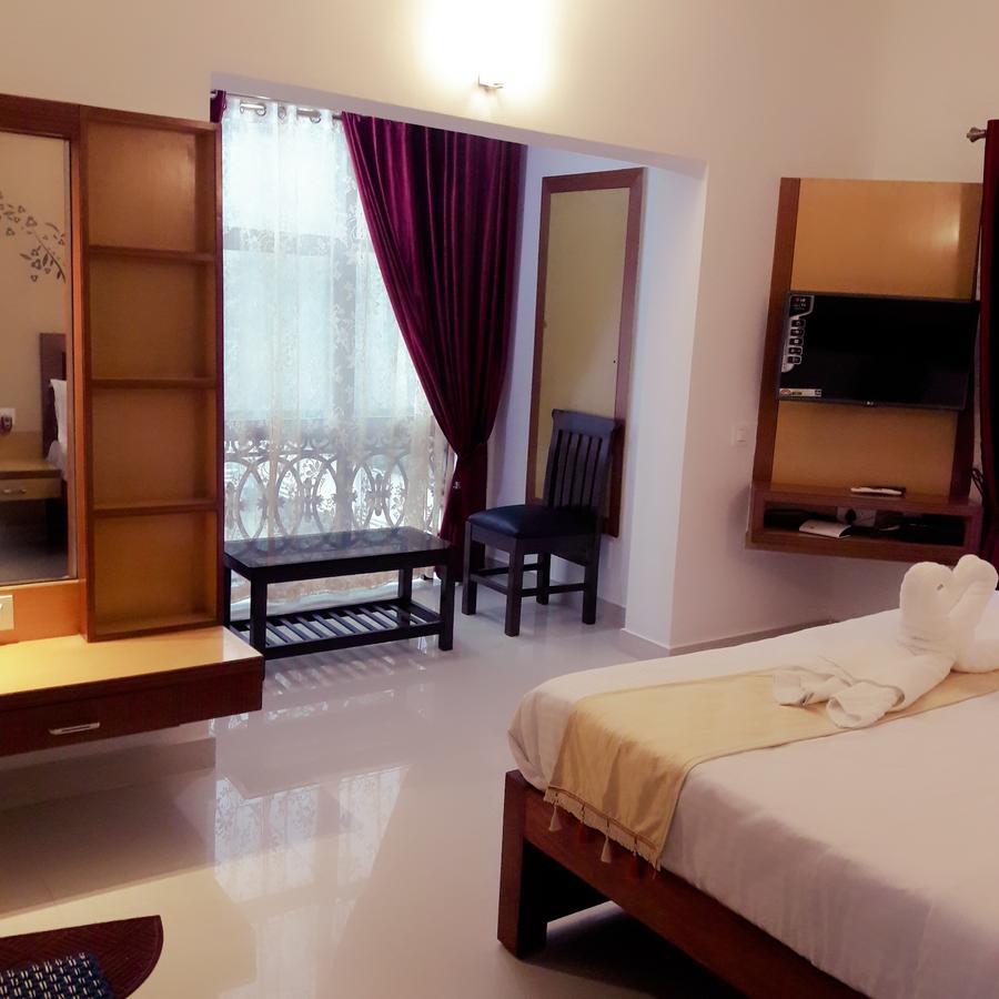 Alwesal International Hotel Madikeri Exterior photo