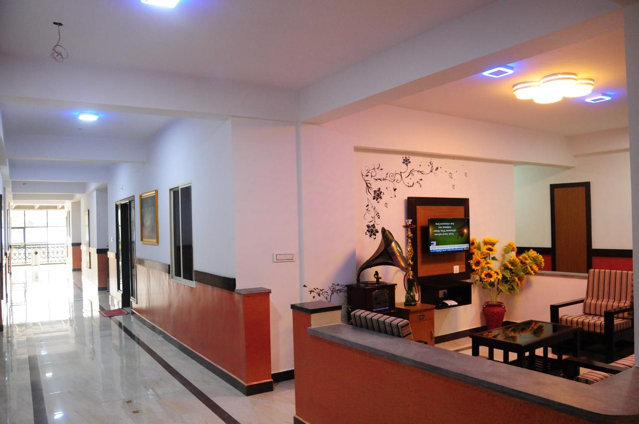 Alwesal International Hotel Madikeri Exterior photo