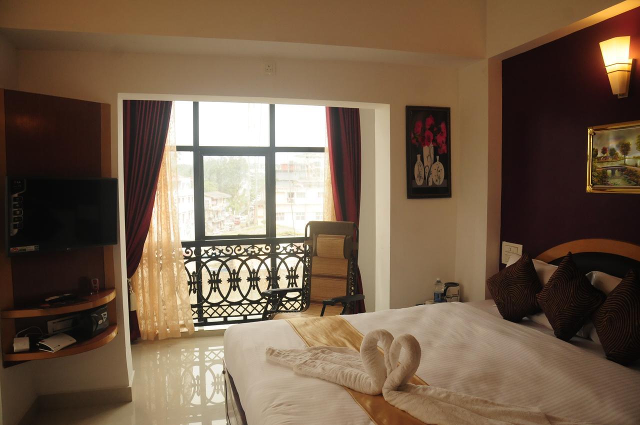 Alwesal International Hotel Madikeri Exterior photo