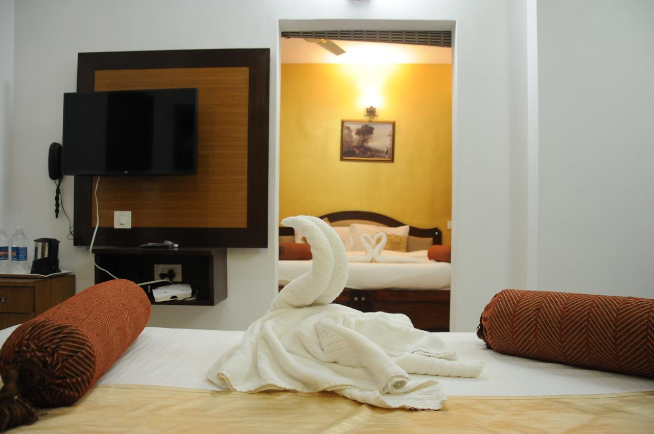 Alwesal International Hotel Madikeri Exterior photo