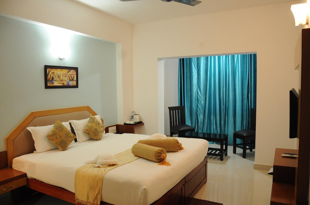Alwesal International Hotel Madikeri Exterior photo